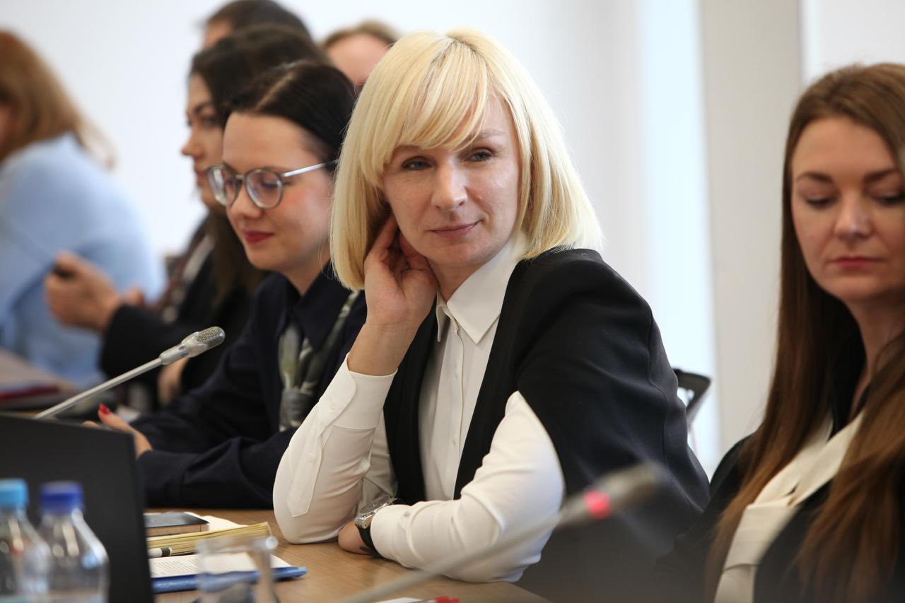 В. о. Голови ДПС Леся Карнаух зустрілась з представниками Американської торговельної палати в Україні. Фото № 3/2