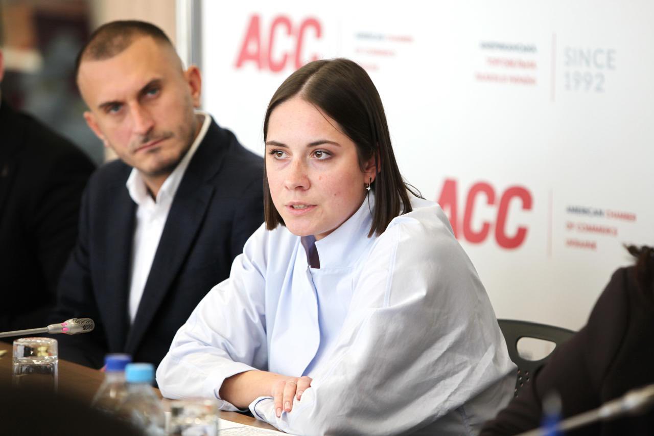 В. о. Голови ДПС Леся Карнаух зустрілась з представниками Американської торговельної палати в Україні. Фото № 10/9