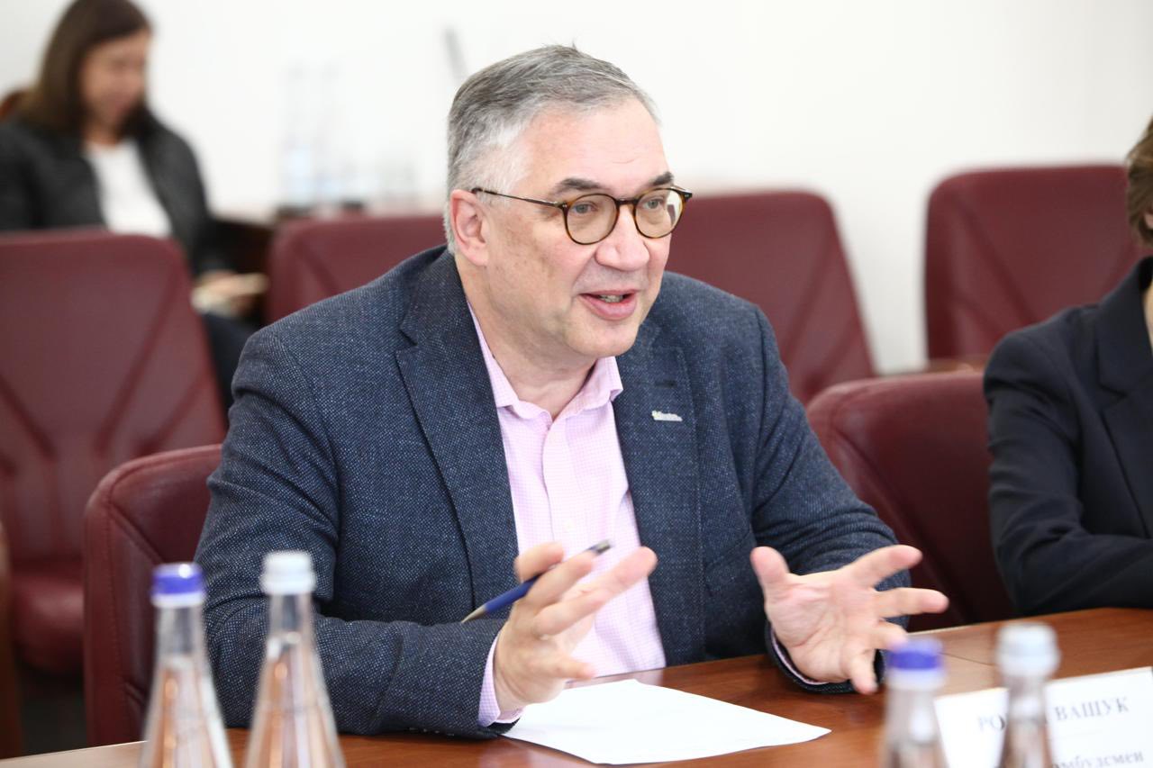 ДПС та Рада бізнес-омбудсмена співпрацюватимуть над удосконаленням інструментів вирішення податкових спорів, зокрема медіації. Фото № 2/1