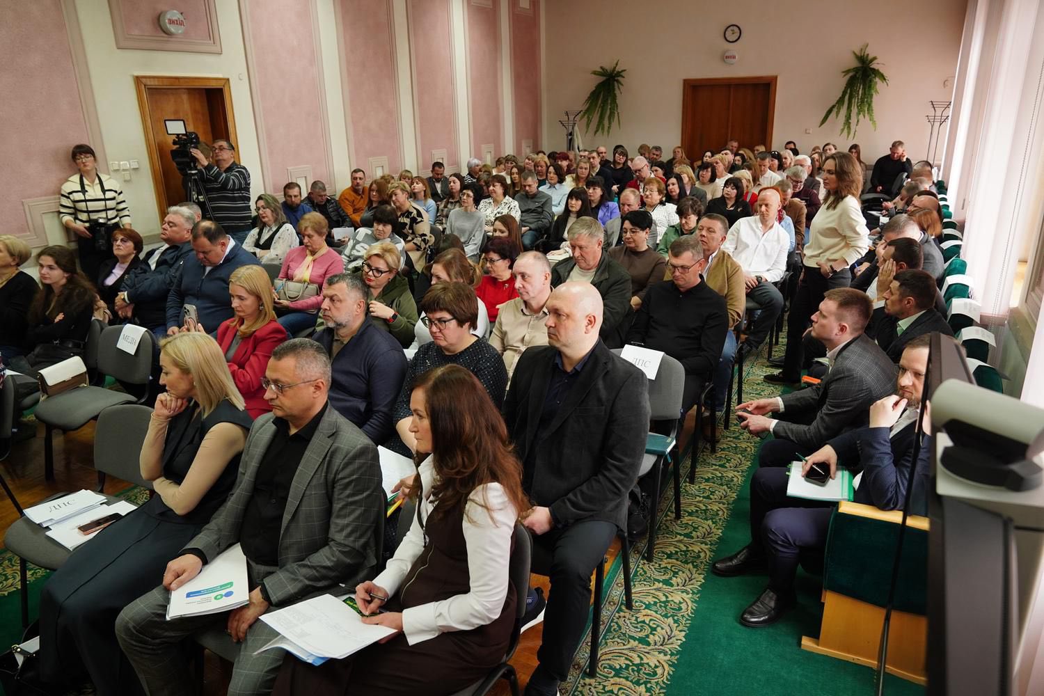 Team of the State Tax Service and business of Cherkasy region discussed business fragmentation, VAT and risky operations. Фото № 3/2