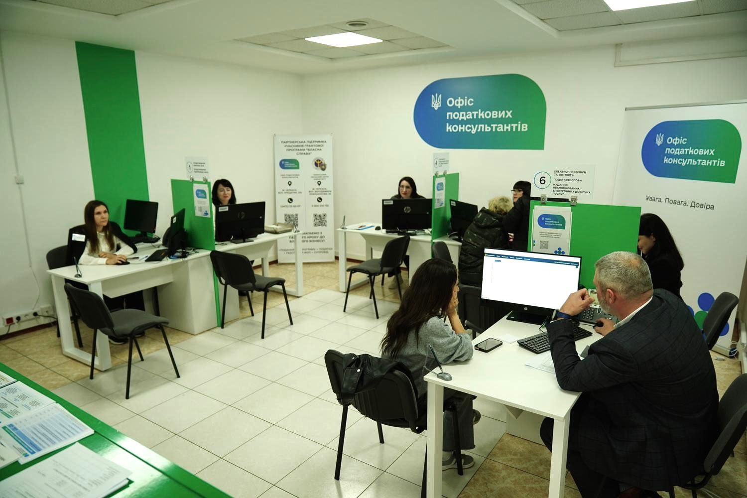 Team of the State Tax Service and business of Cherkasy region discussed business fragmentation, VAT and risky operations. Фото № 10/9