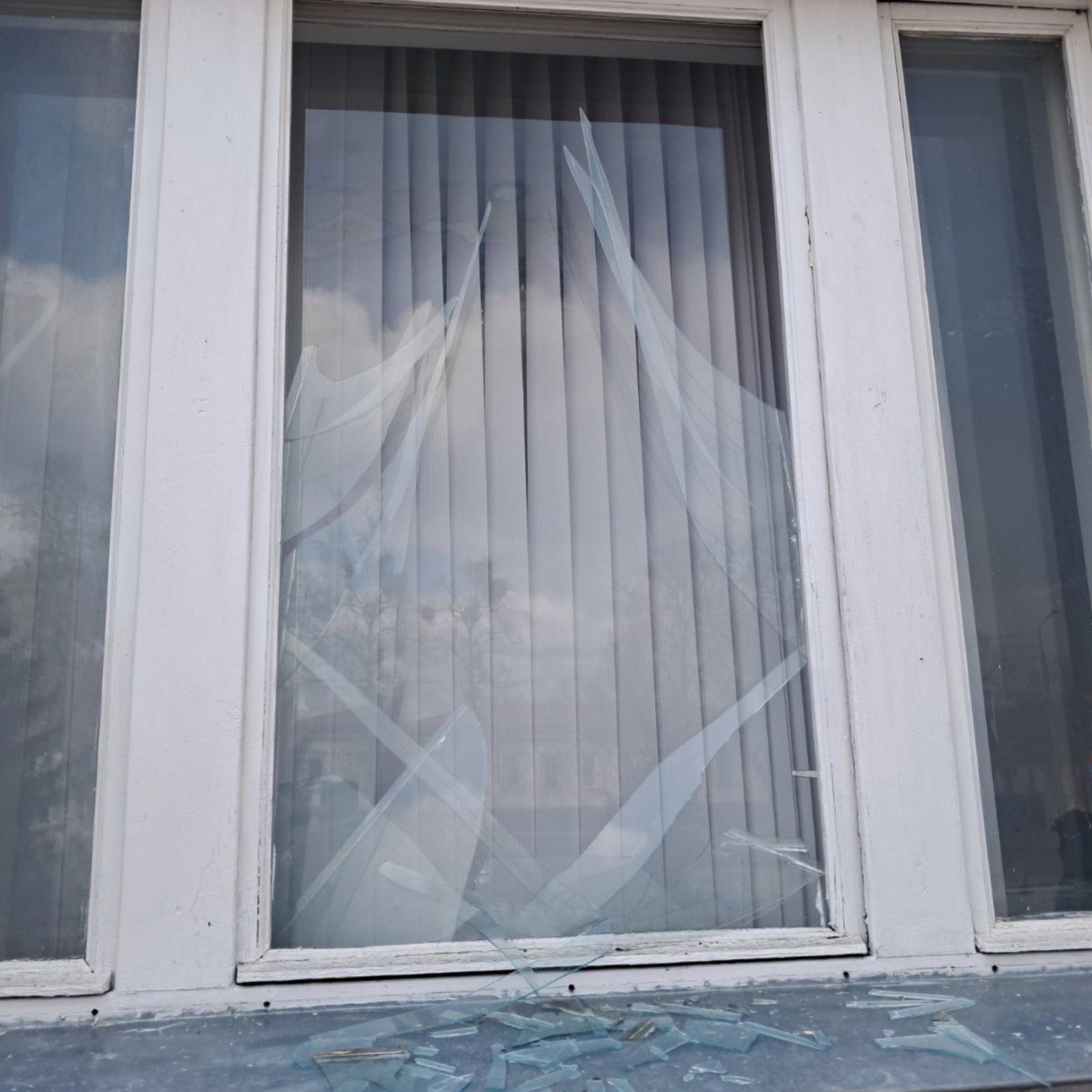 Hostile attack on Chernihiv region: Tax Service’s premise is damaged. Фото № 1/0