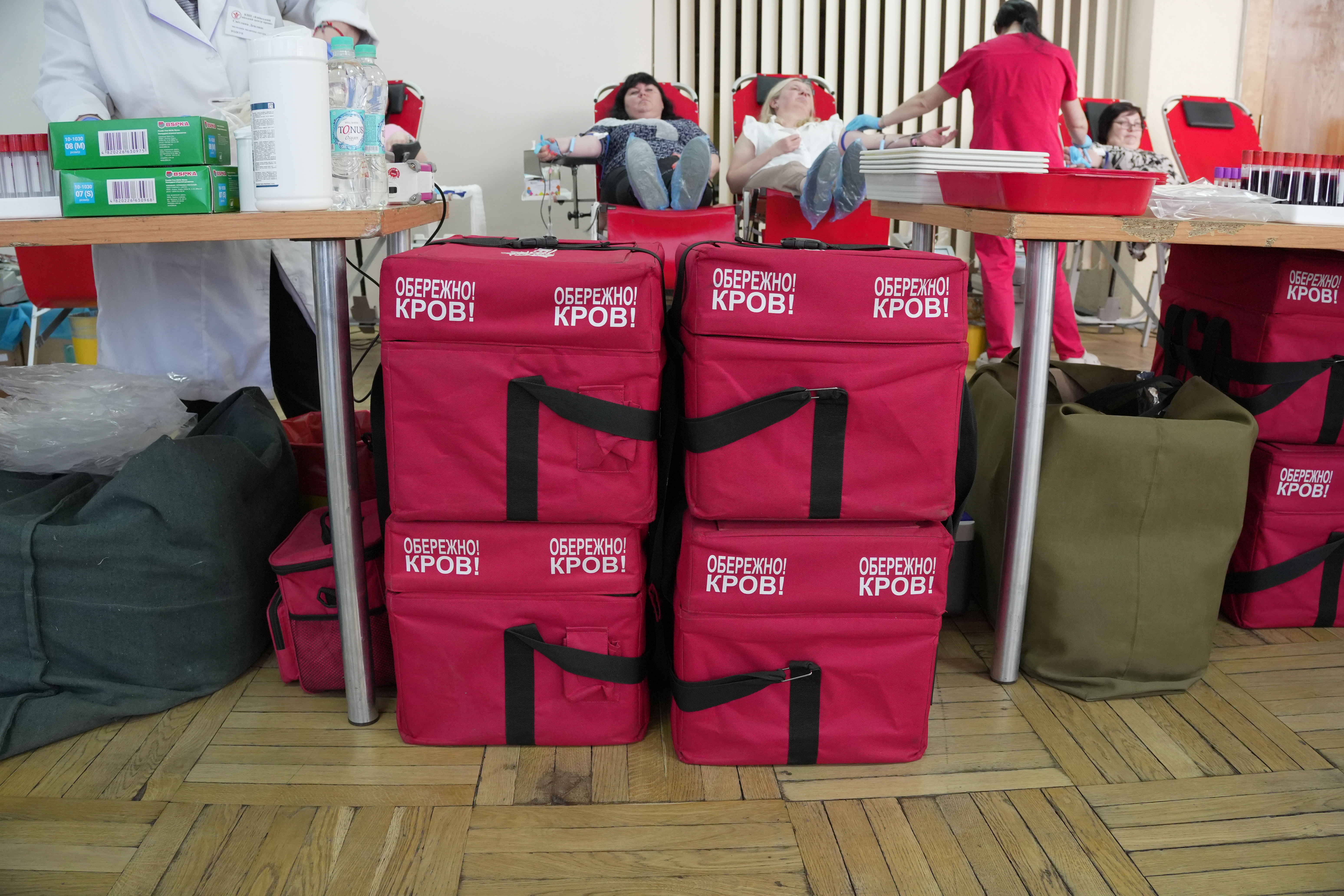 "Your blood can fight": employees of the State Tax Service joined charitable donation campaign. Фото № 3/2