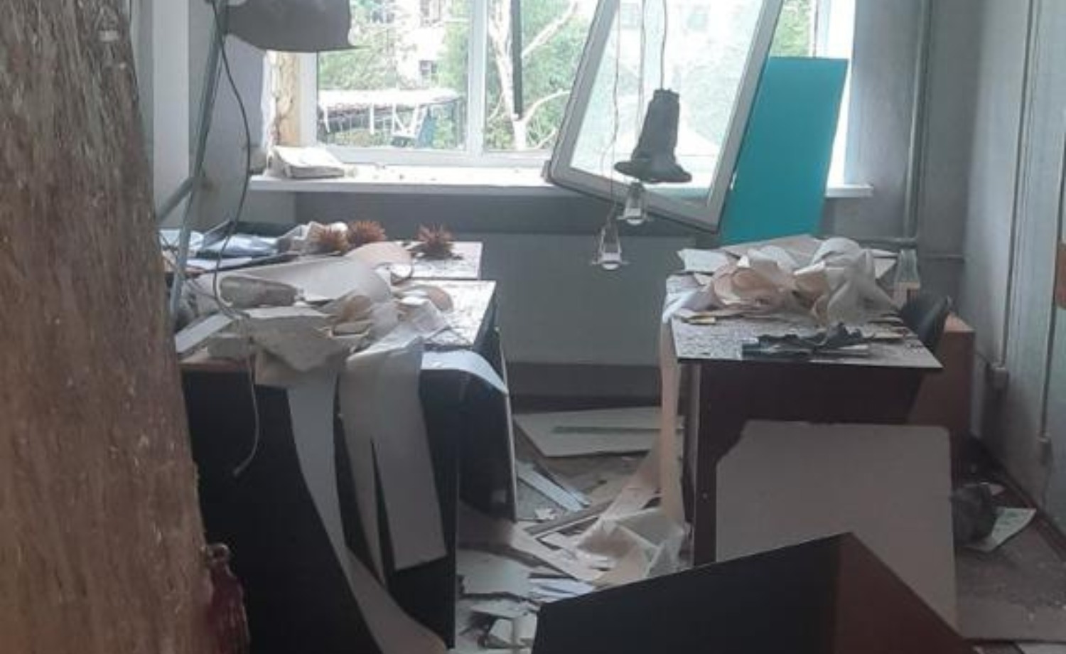 As a result of shelling in Kharkiv region, building of the Tax Service was damaged and employee was injured in Izyum. Фото № 1/0