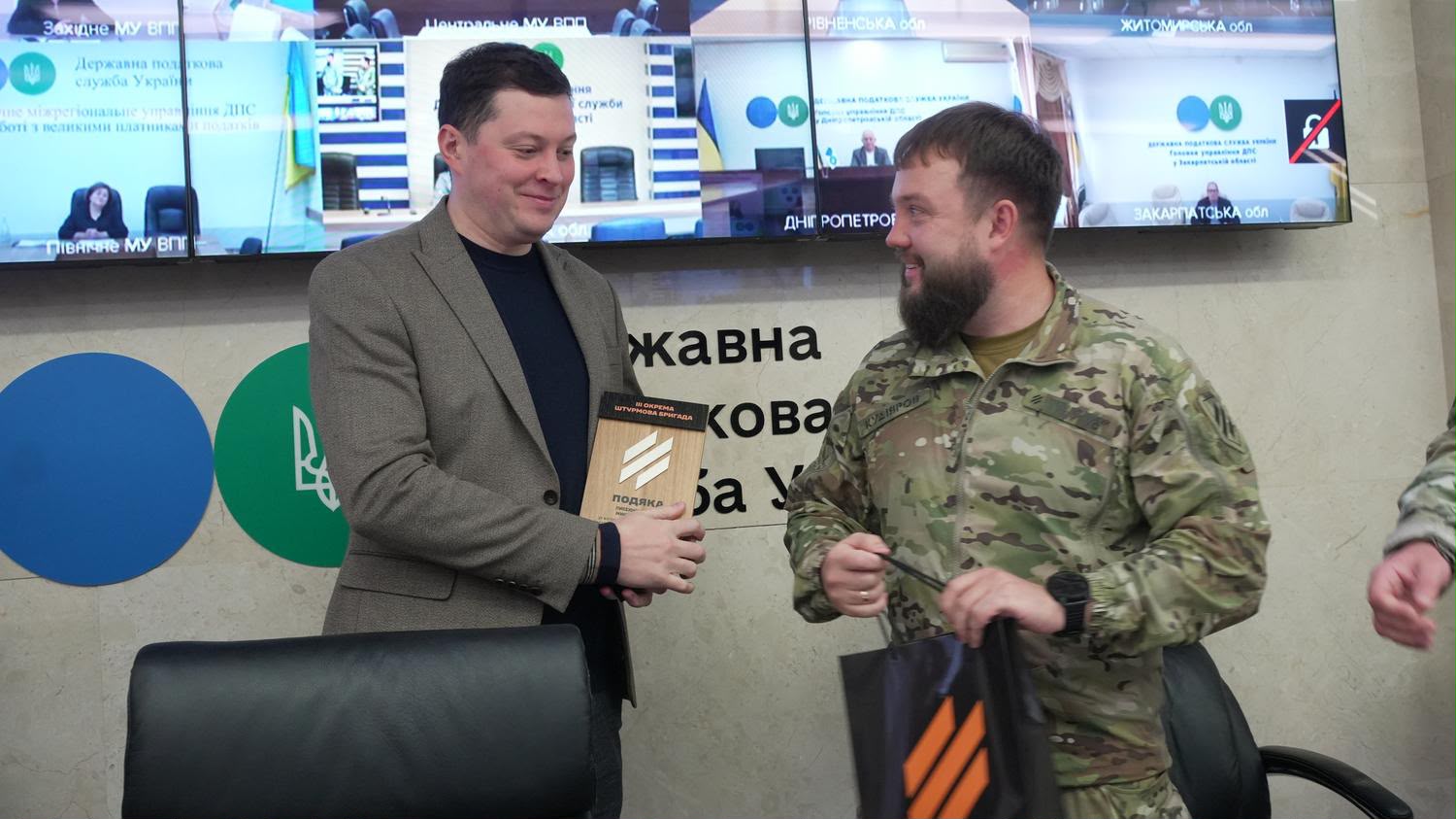 Representatives of the Third Army Corps of the Armed Forces of Ukraine thanked the State Tax Service for supporting Ukrainian militaries. Фото № 8/7