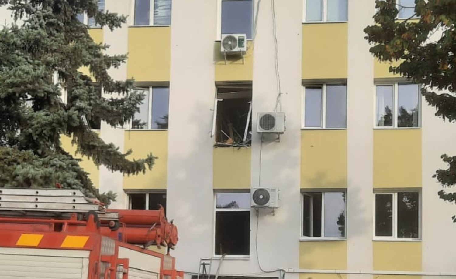 Building of the Tax Service was damaged as a result of enemy shelling in Kharkiv region. Фото № 1/0