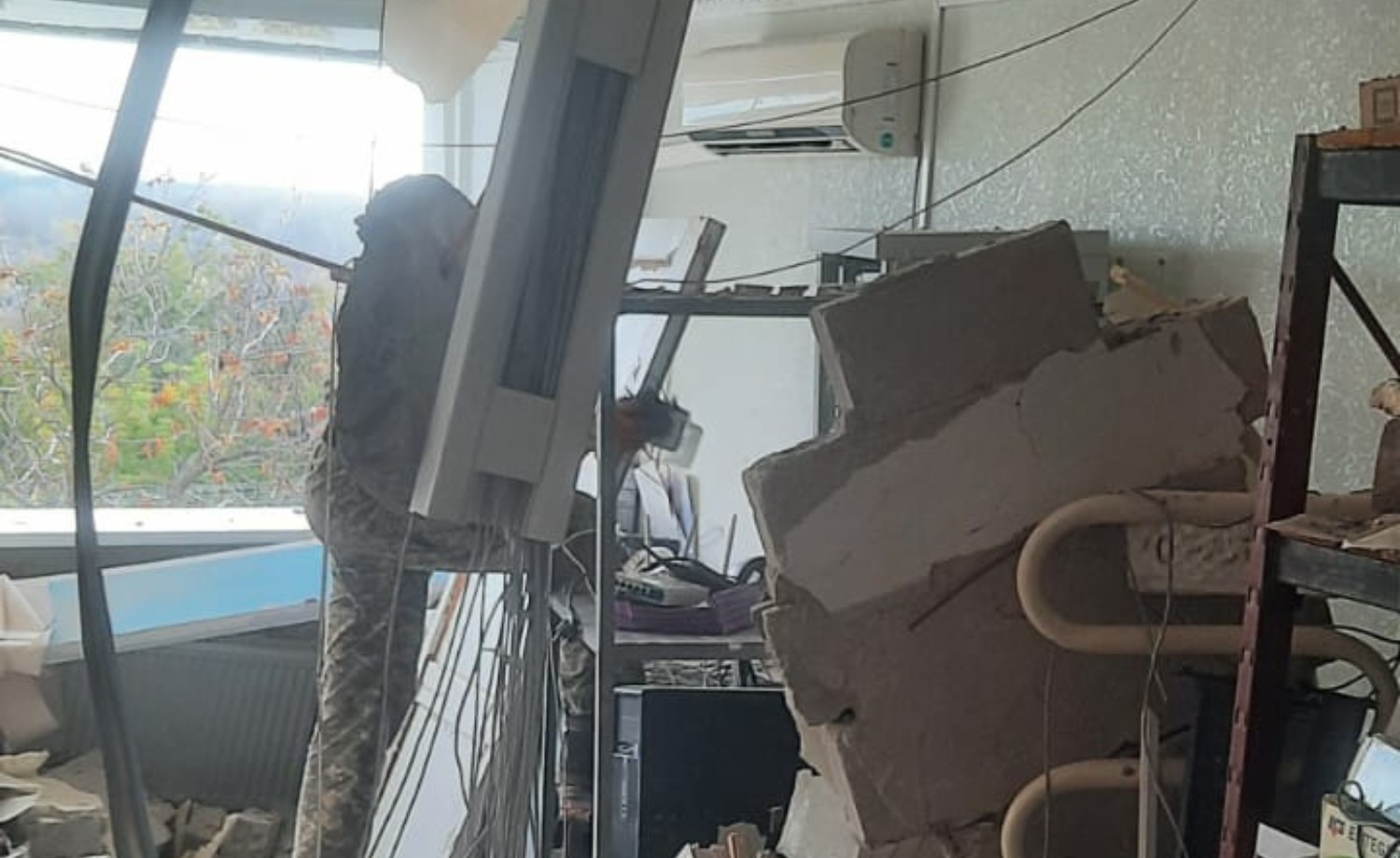 Building of the Tax Service was damaged as a result of enemy shelling in Kharkiv region. Фото № 3/2